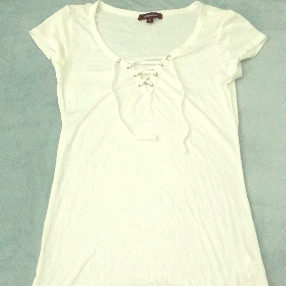 V-neck white tee